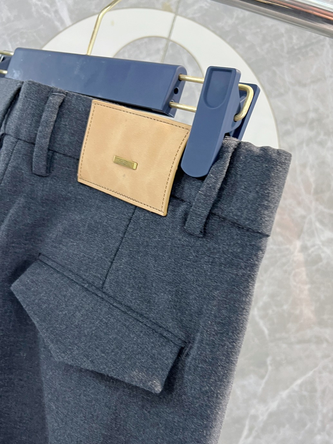 高仿復刻 LV 新品 羊毛材質九分西褲男