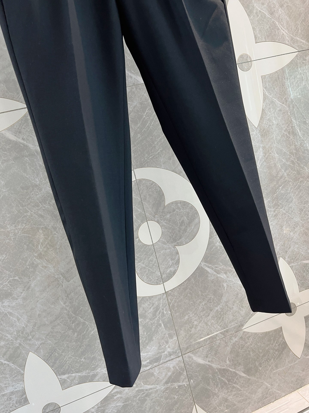 原單LV 2024新品 科技面料休閒西褲男裝西裝褲子