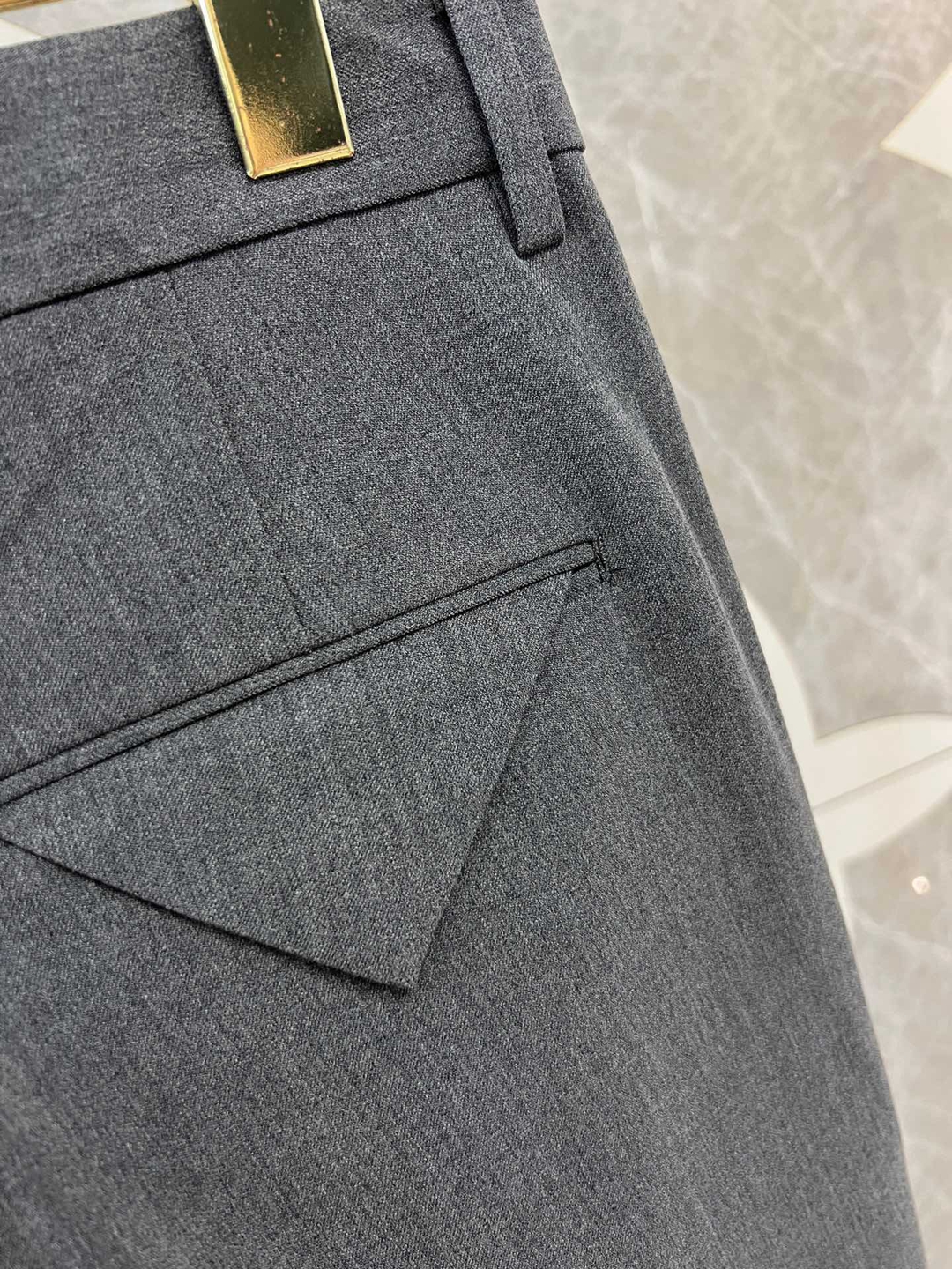 超A貨LV 走秀款灰色西褲九分西褲男裝刺繡字母