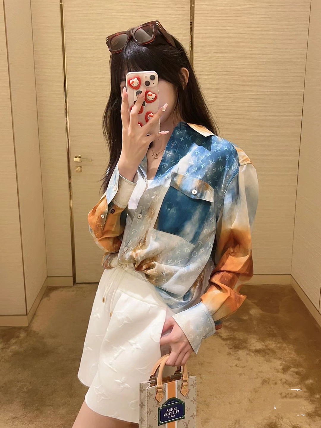 高仿女裝LV 新品專櫃同步桑蠶絲長袖襯衣