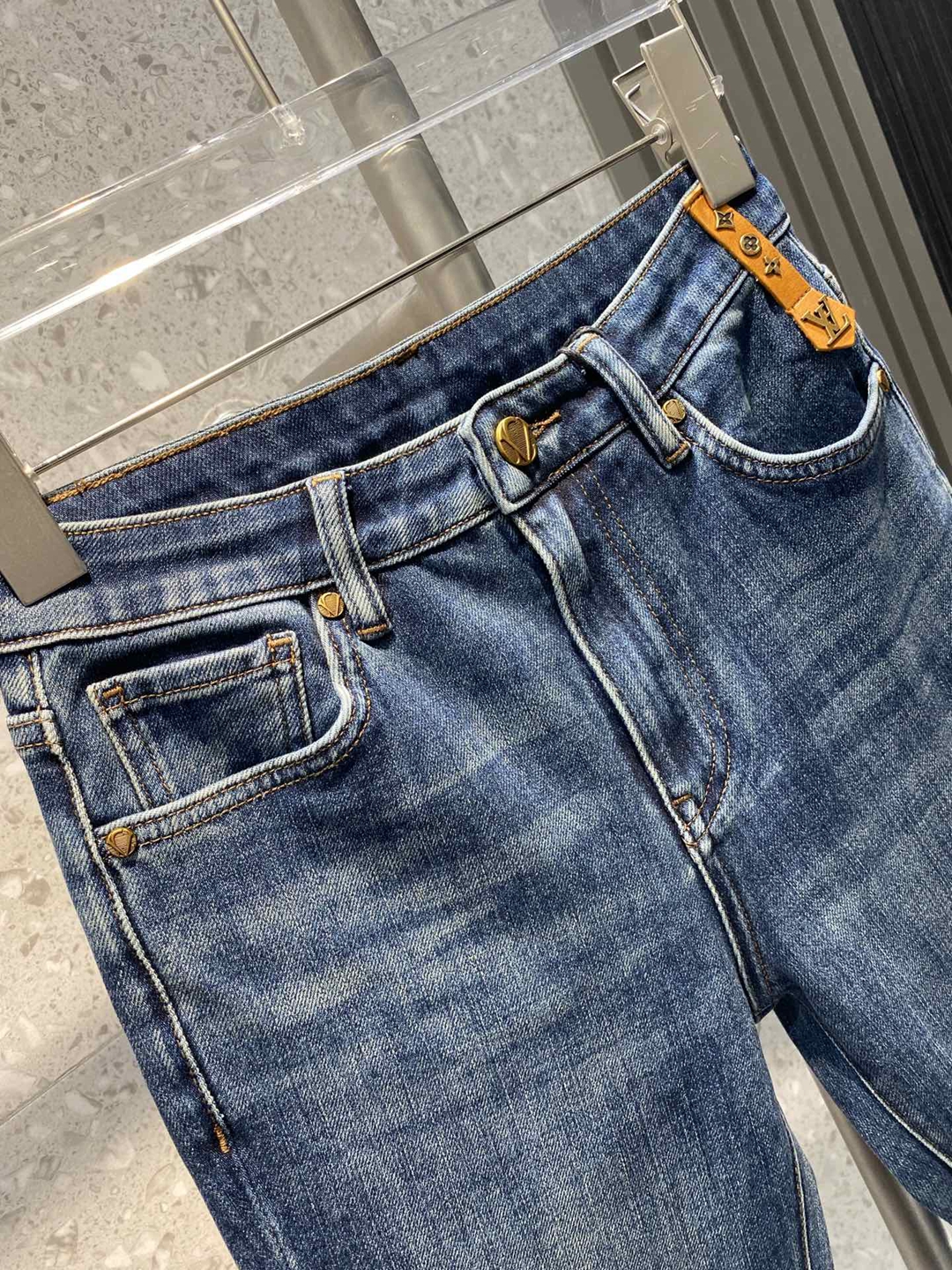 LV高仿牛仔褲女裝褲子專櫃同步