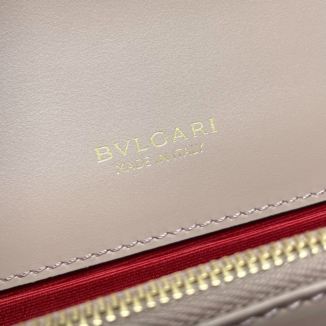 BVLGARI寶格麗複刻包包 Serpenti Forever 中型肩背包手袋 卡其