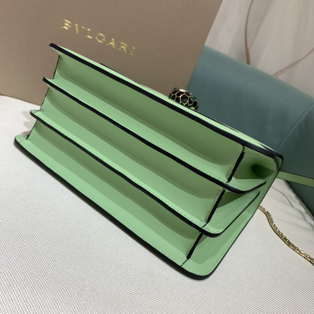 一比一高仿BVLGARI寶格麗 Serpenti Forever 中型手提包斜揹包手袋 淺緑