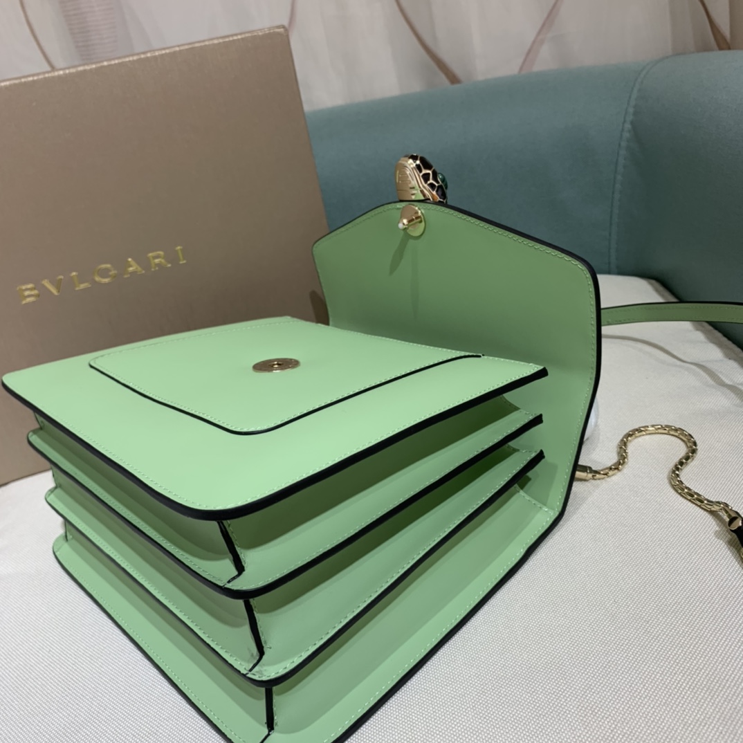 一比一高仿BVLGARI寶格麗 Serpenti Forever 中型手提包斜揹包手袋 淺緑