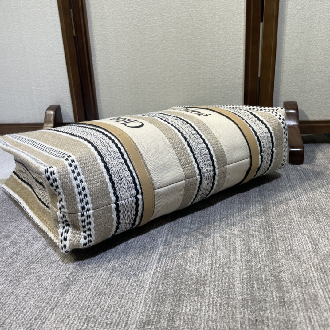 複刻名牌包Chloe蔻依 Chloé標識刺繡彩虹包 Woody大號托特包