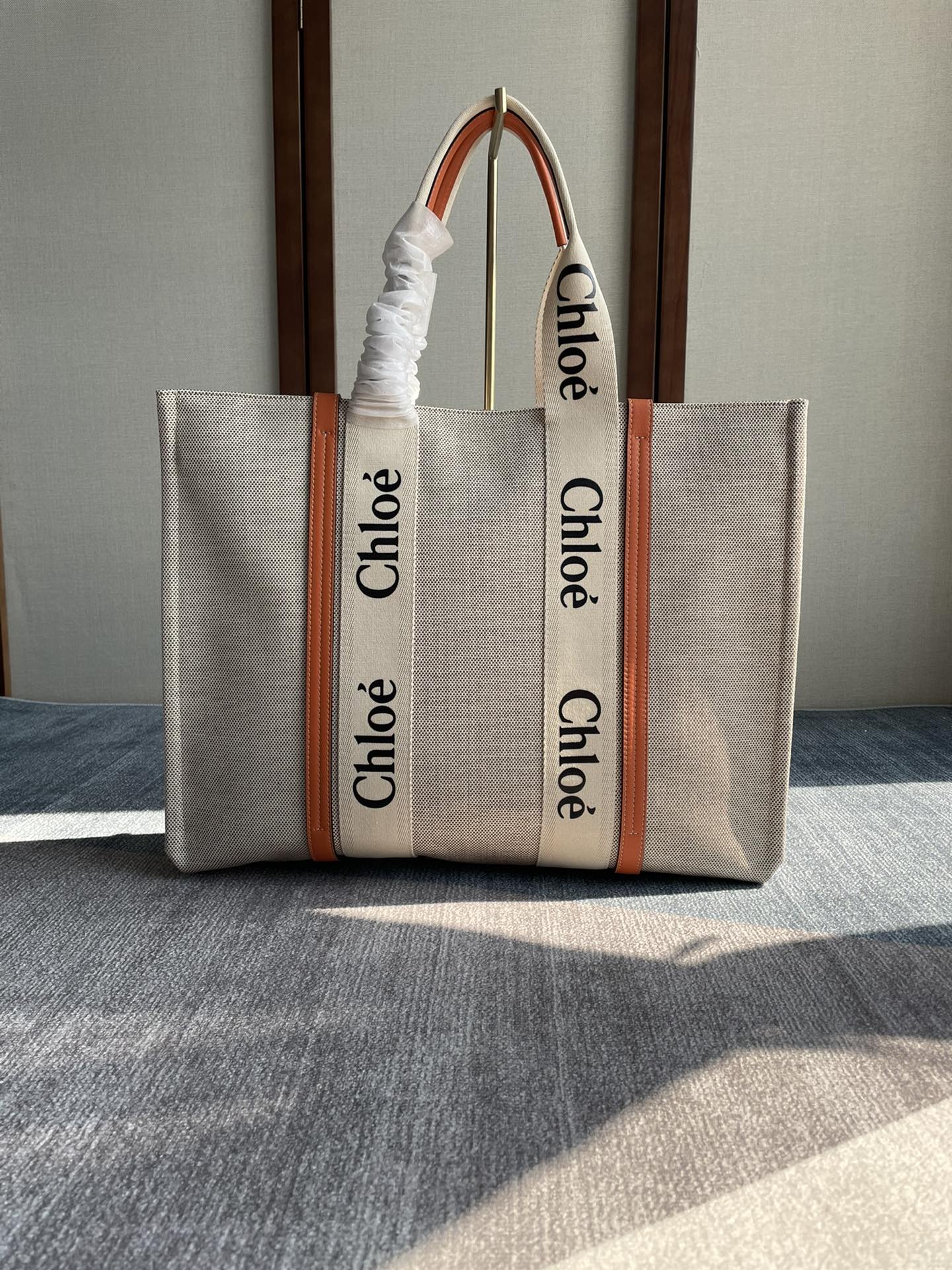 複刻名牌包Chloe蔻依 Chloé標識亞麻帆布 Woody大號托特包 橙色