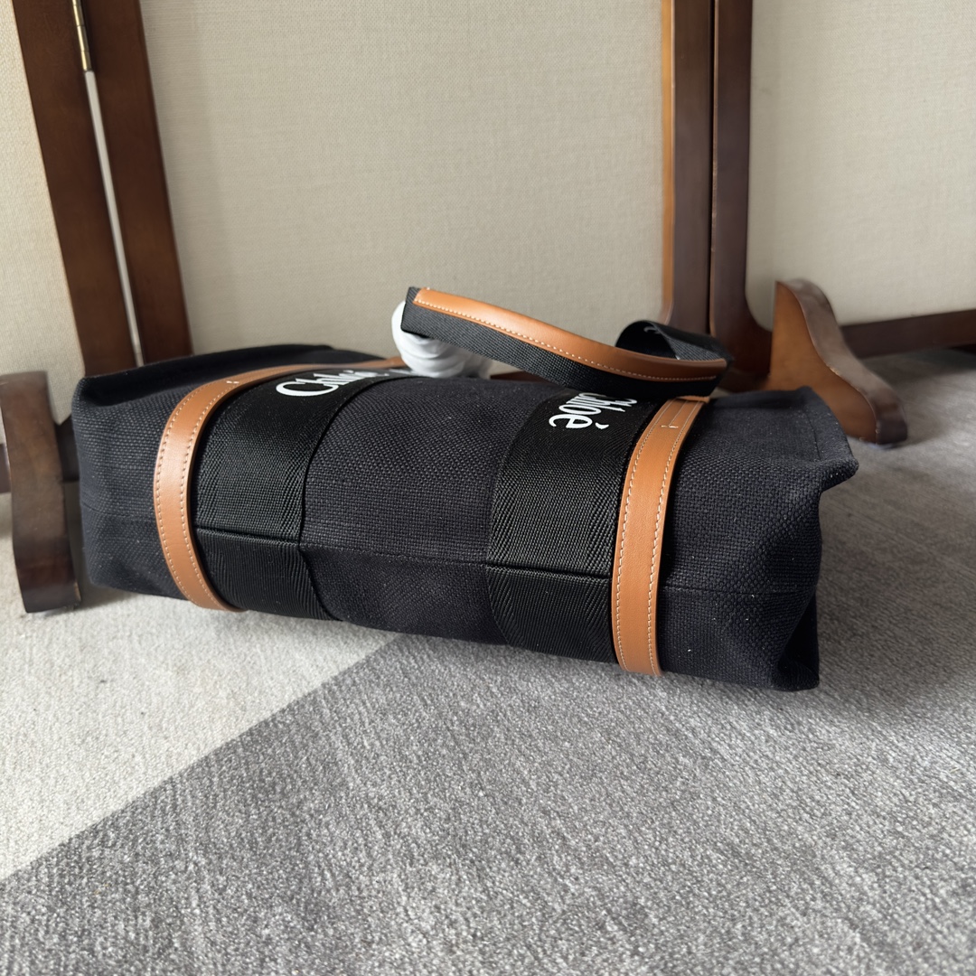 複刻奢侈包Chloe蔻依 Chloé標識亞麻帆布 Woody中號托特包 黑色