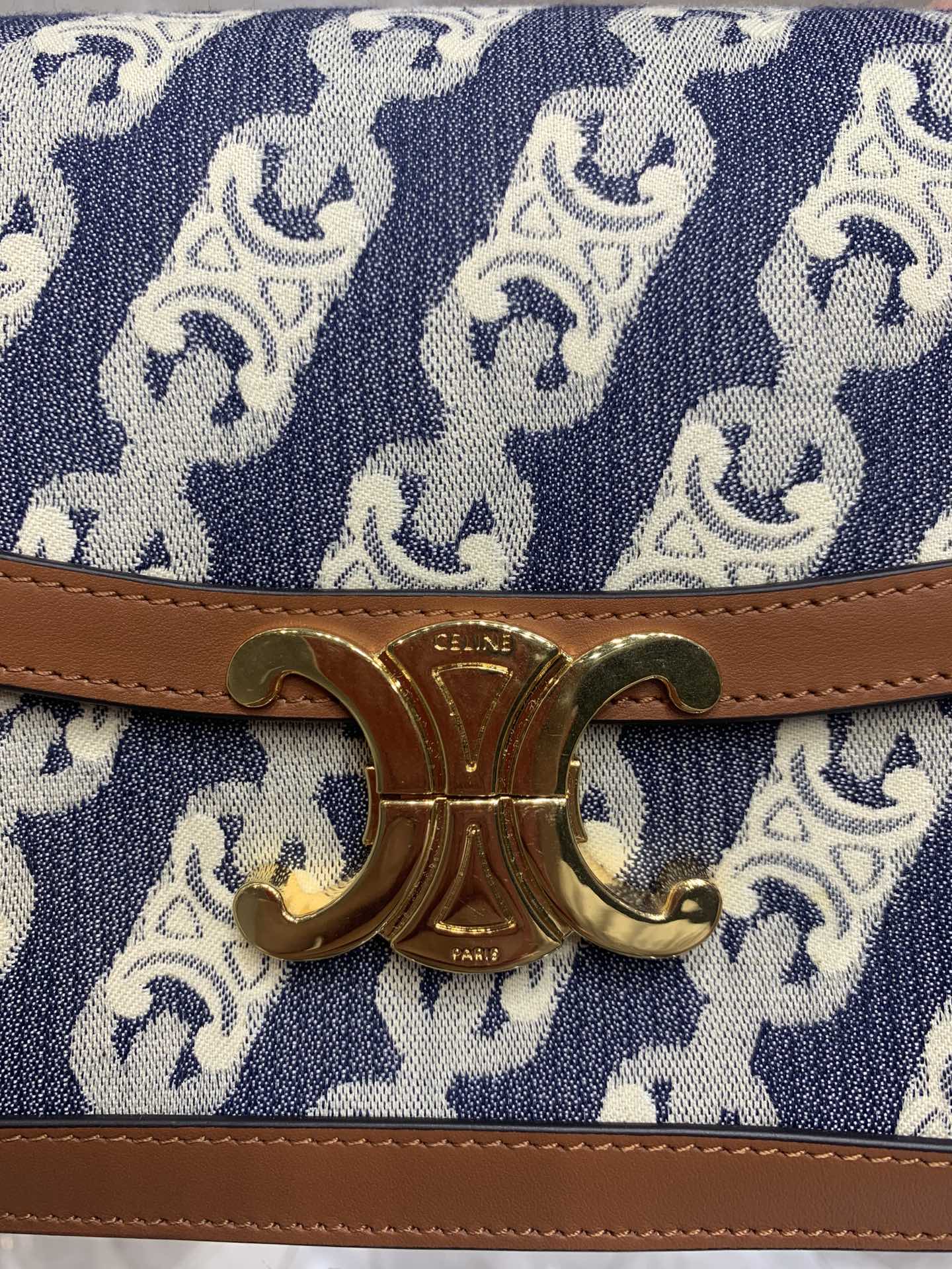 高仿品牌包Celine賽琳包包 凱旋門斜挎包 鎖釦印花CLASSIQUE TRIOMPHE手袋