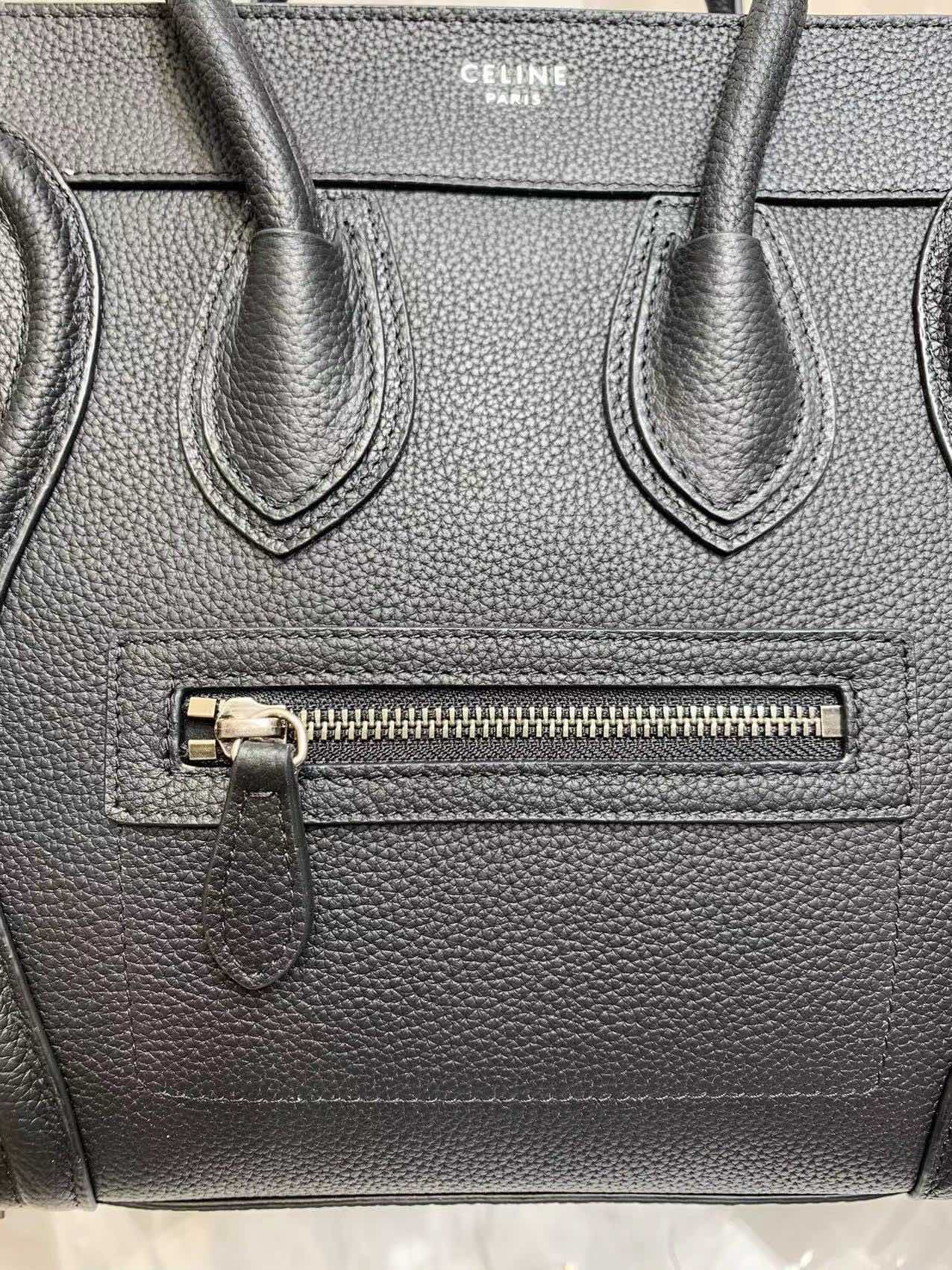 一比一複刻Celine賽琳手提包 敲打小牛皮小巧型Luggage micro手袋 笑臉包 黑