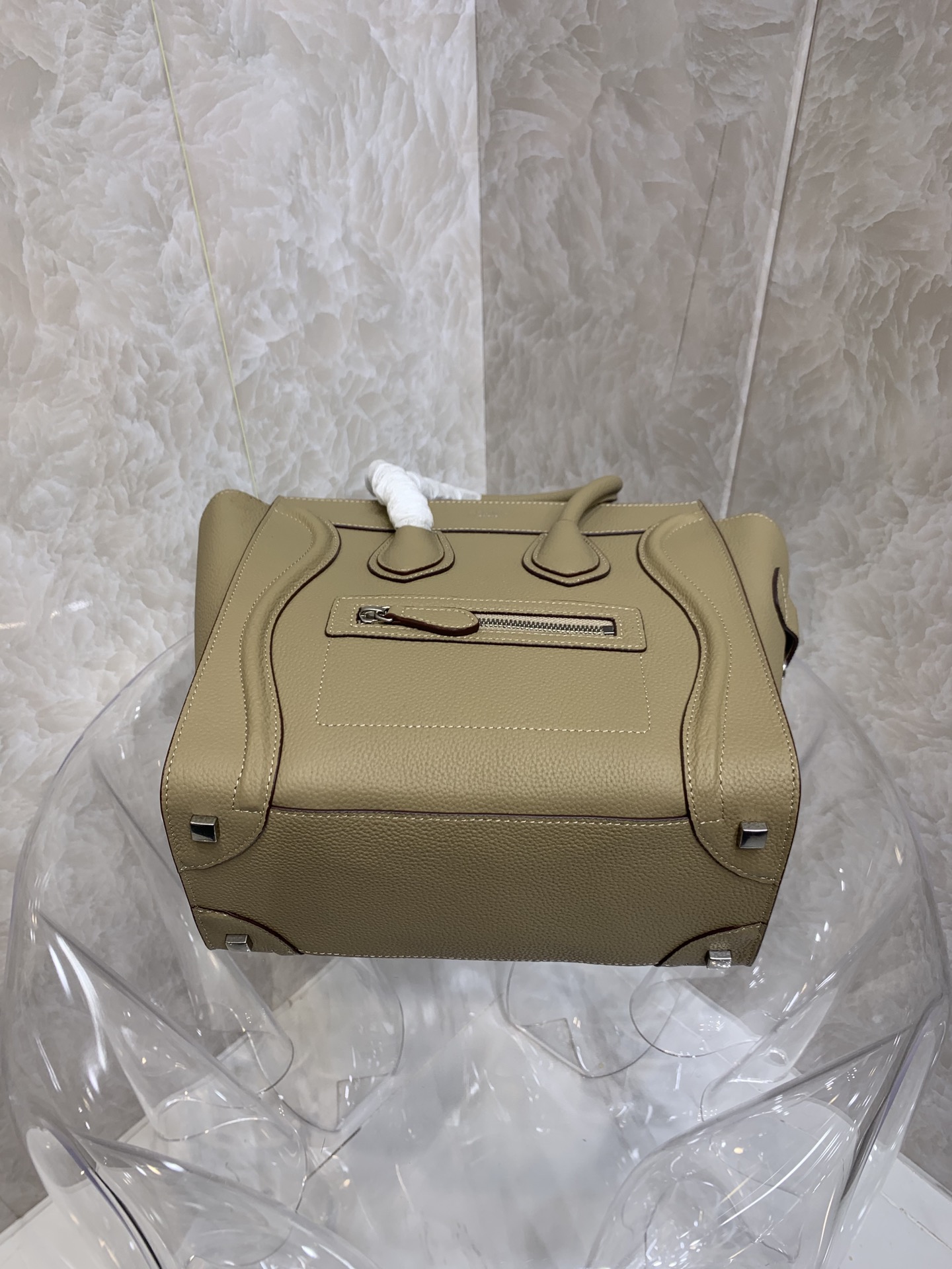 一比一複刻Celine賽琳手提包 敲打小牛皮小巧型Luggage micro手袋 笑臉包 卡其