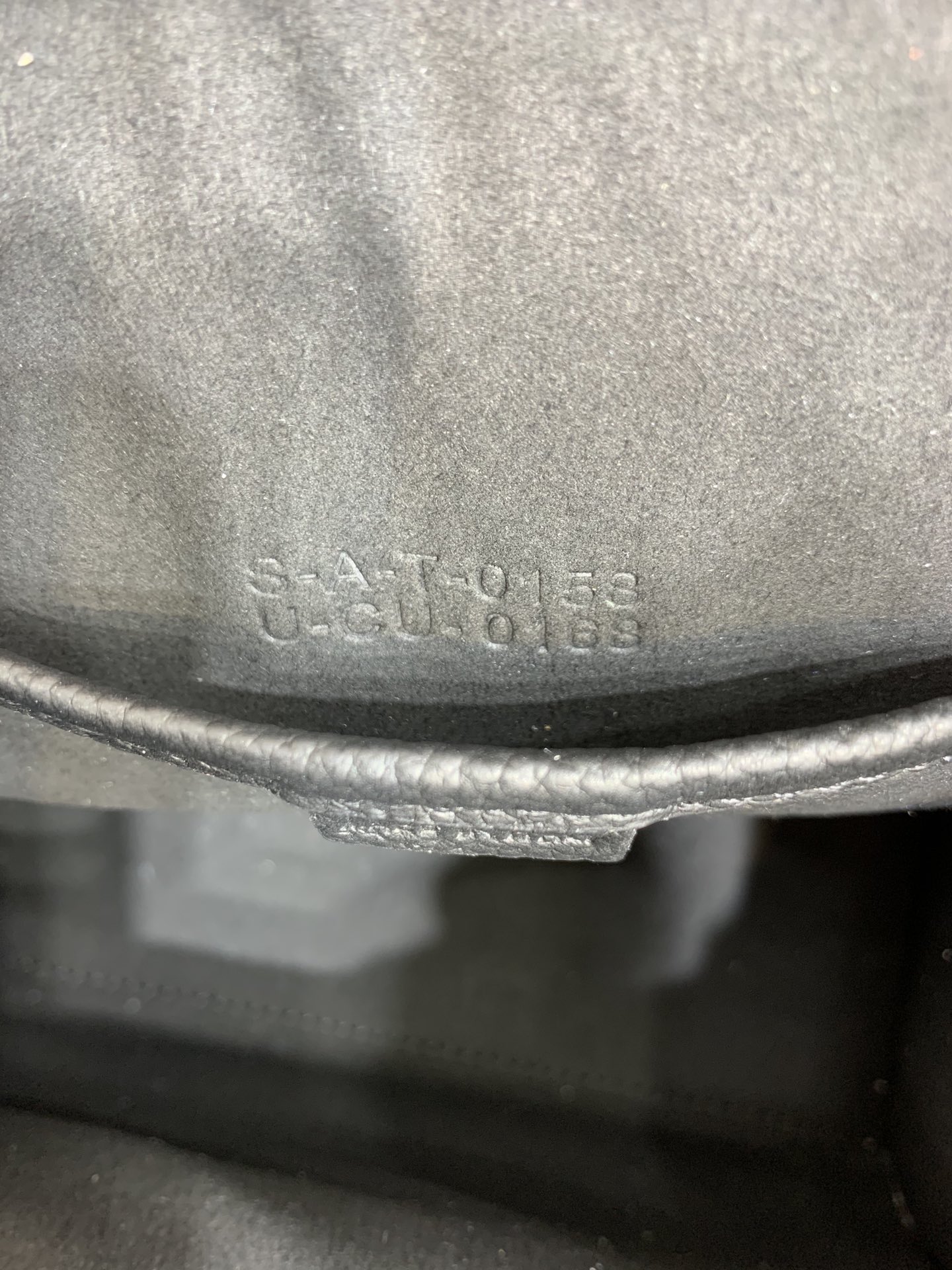一比一複刻Celine賽琳手提包 敲打小牛皮袖珍型Luggage nano手袋 笑臉包 黑白