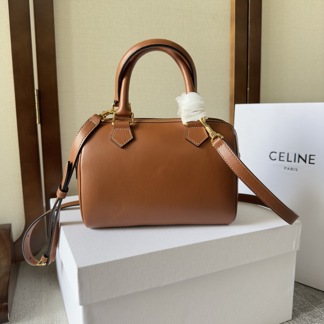 1比1高仿名牌包Celine賽琳 凱旋門光滑牛皮CUIR TRIOMPHE小型波士頓手袋 棕色