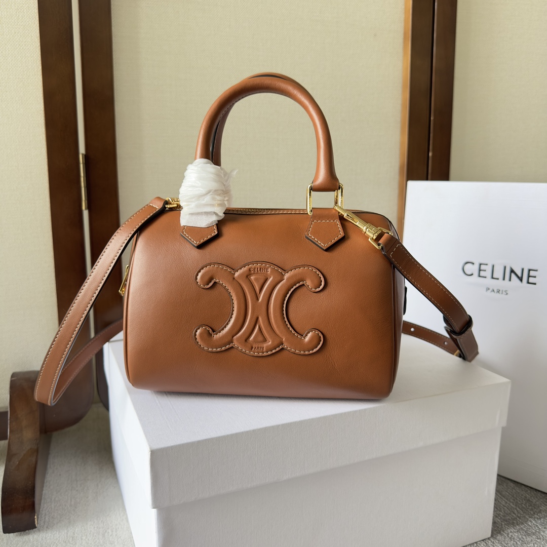 1比1高仿名牌包Celine賽琳 凱旋門光滑牛皮CUIR TRIOMPHE小型波士頓手袋 棕色