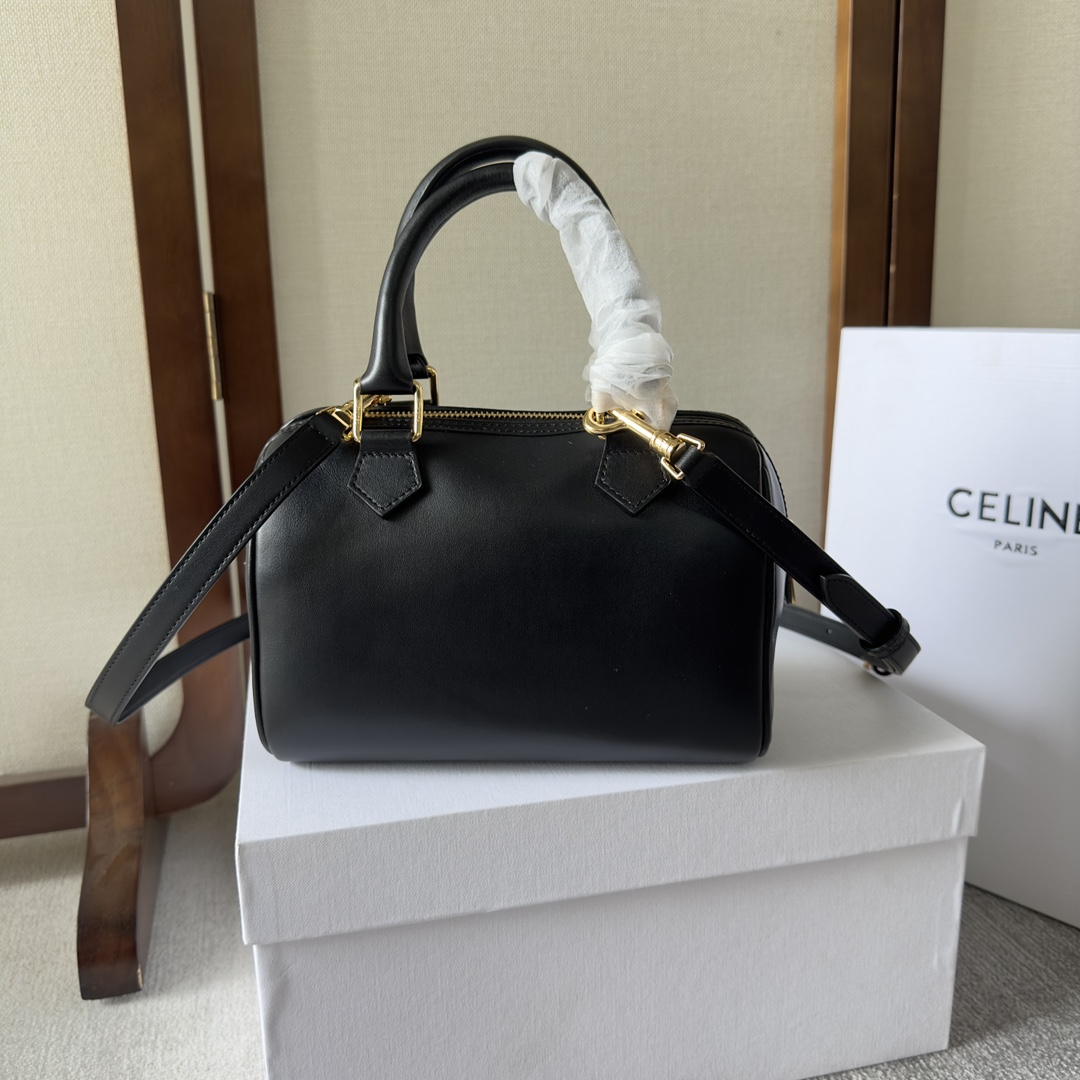 1比1高仿名牌包Celine賽琳 凱旋門光滑牛皮CUIR TRIOMPHE小型波士頓手袋 黑色