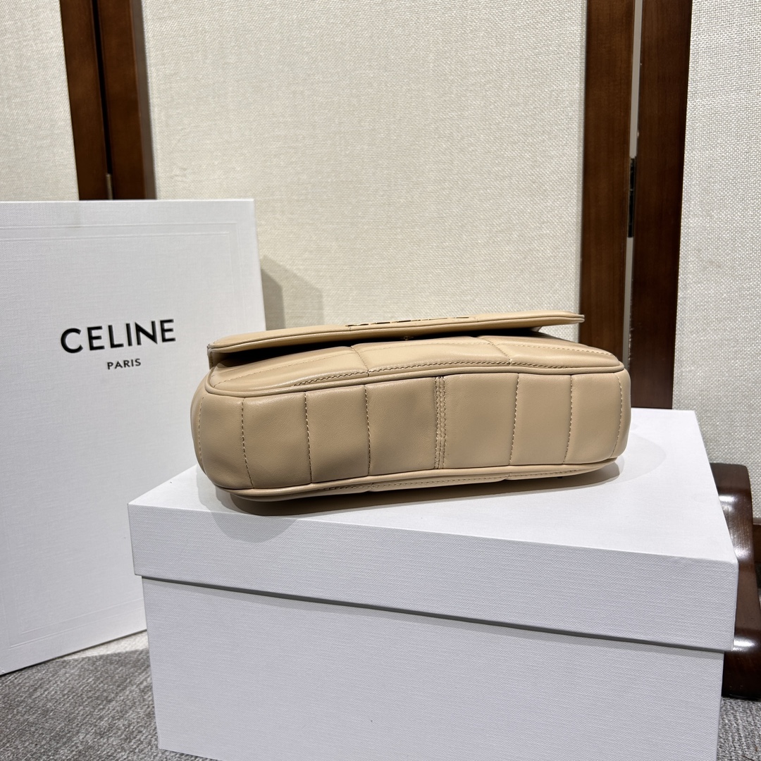 複刻名牌包Celine賽琳 MATELASSE MONOCHROME 絎縫羊皮革鏈條肩揹包飾鍊掛肩袋 裸色