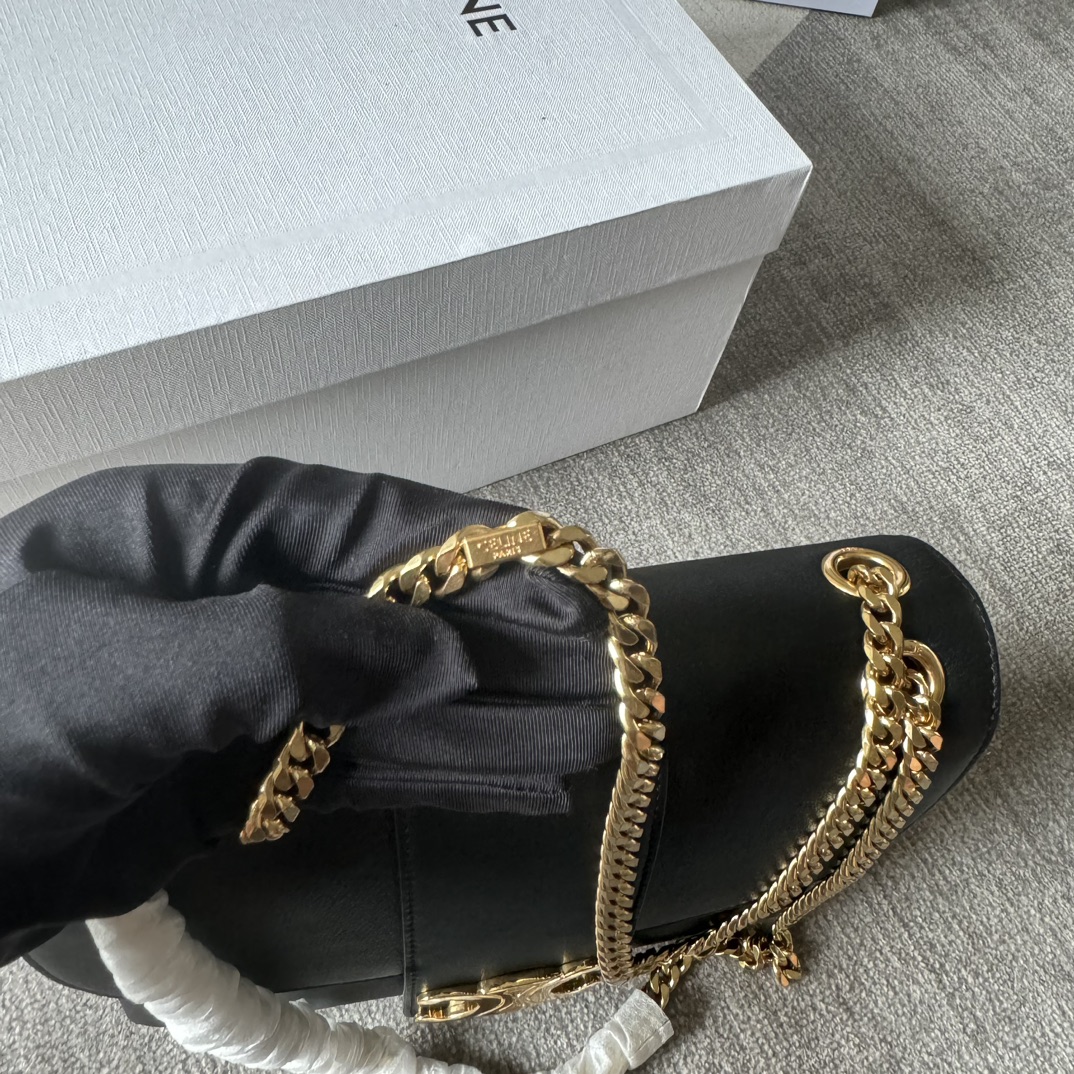 一比一複刻名牌包Celine賽琳 柔軟牛皮革中號Celine Victoire手袋 黑金