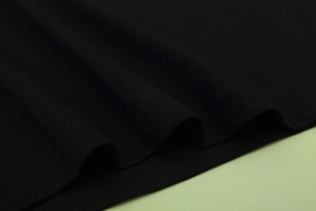 高品質 高仿A貨香奈兒2024新品牛貨圓領短袖T恤 黑色