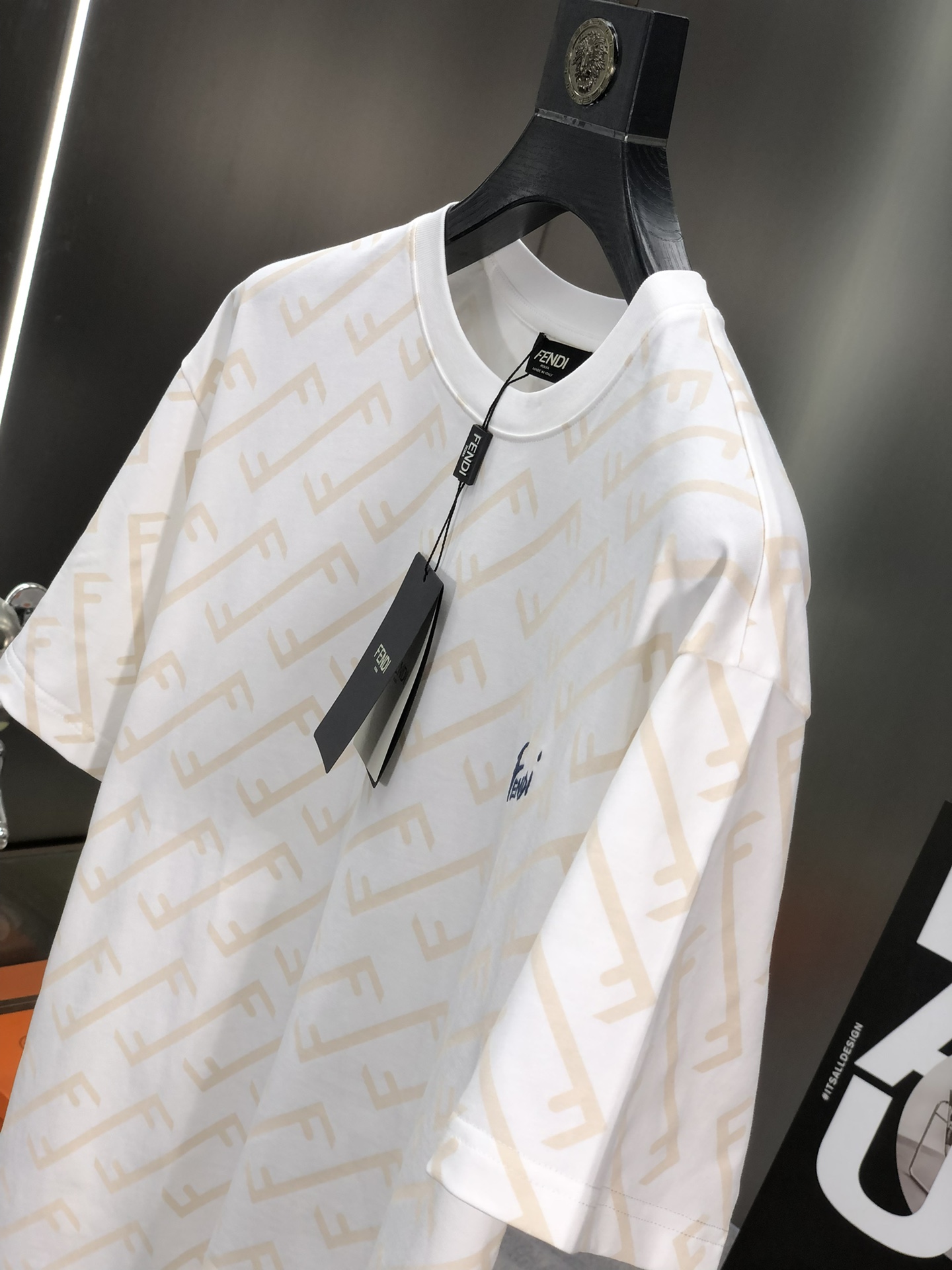 芬迪一比一精品衣服 圓領短袖T恤 白色 專櫃同步