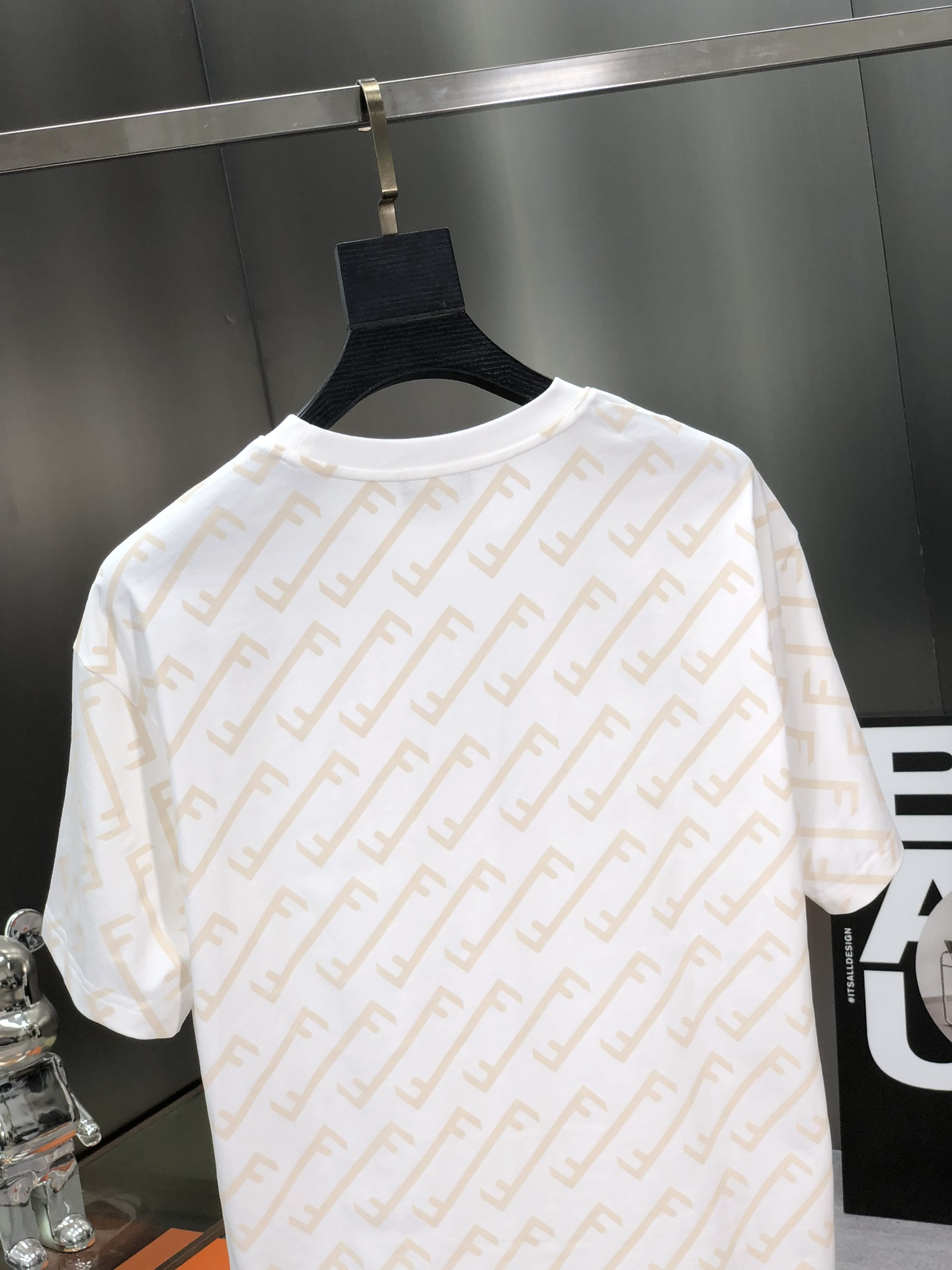 芬迪一比一精品衣服 圓領短袖T恤 白色 專櫃同步