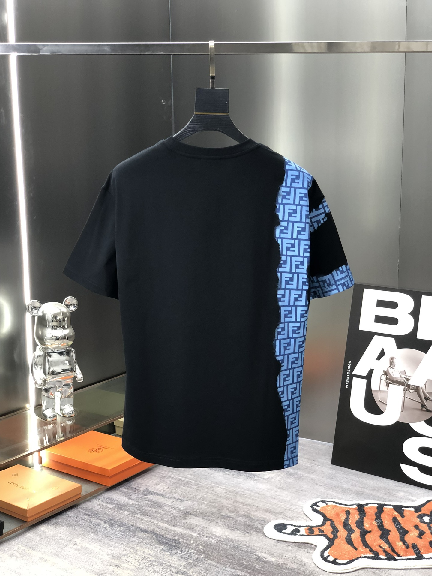 太帥氣的撞色印花芬迪FENDI2024新品高仿圓領T恤衫男