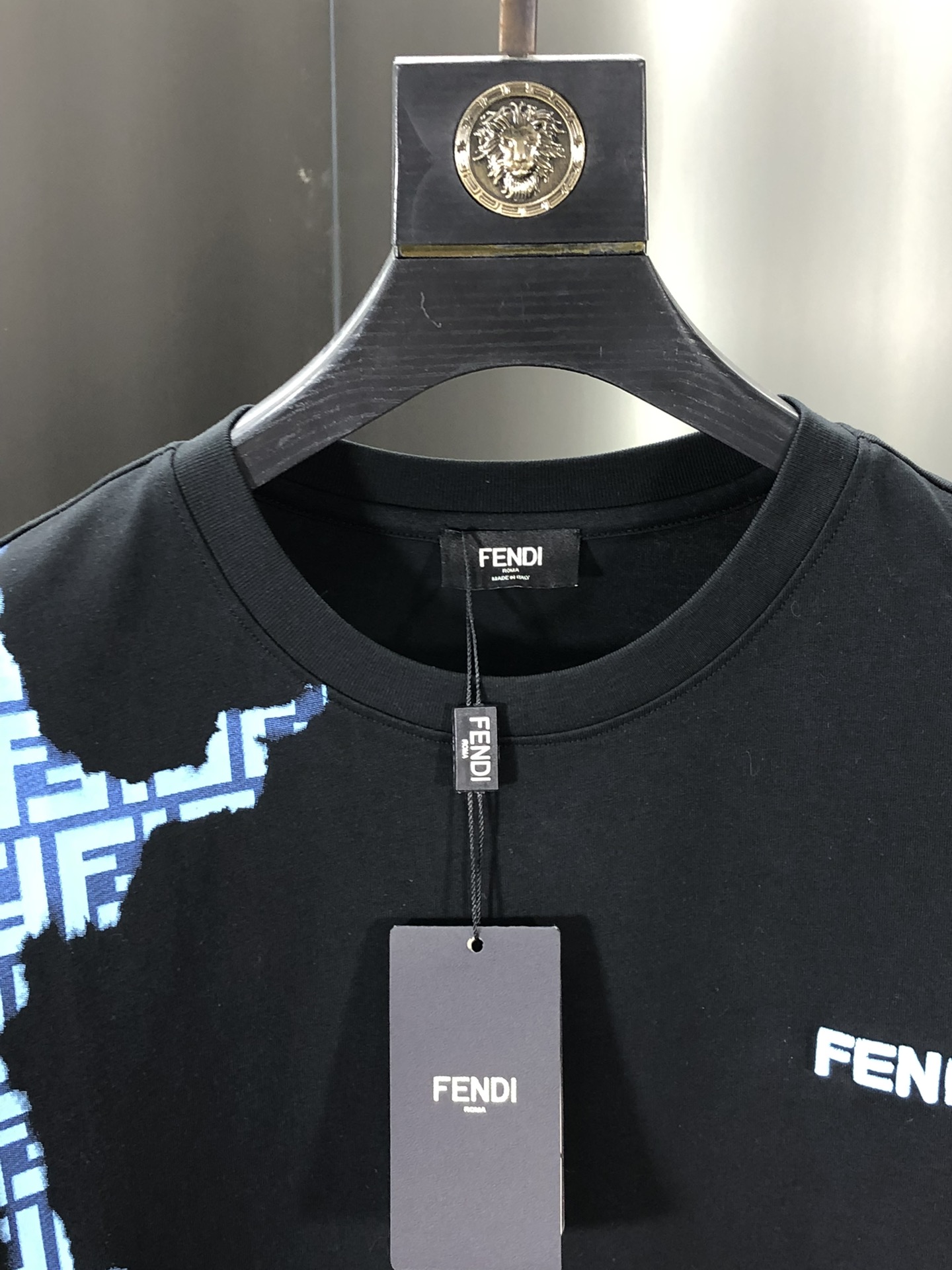 太帥氣的撞色印花芬迪FENDI2024新品高仿圓領T恤衫男