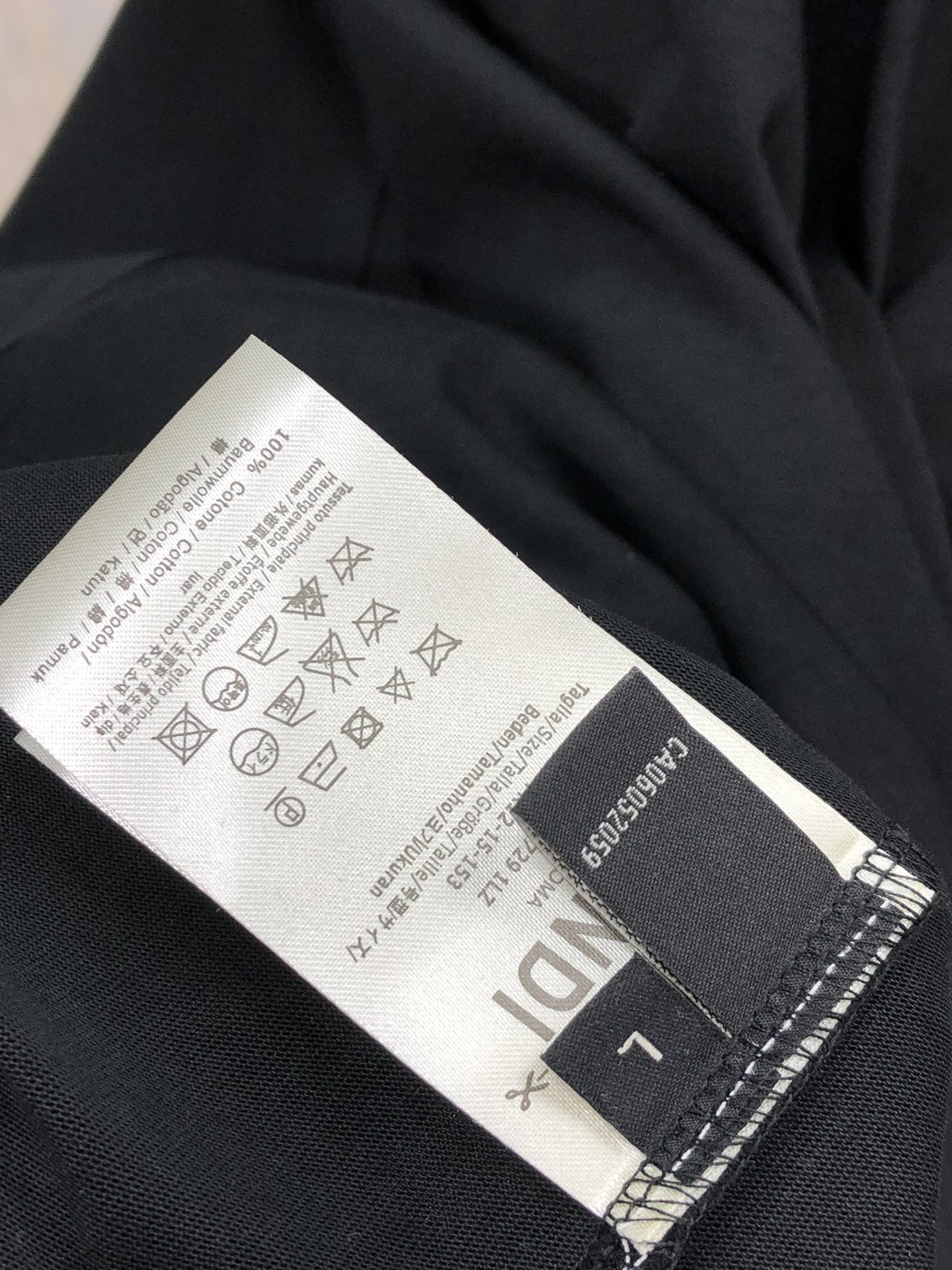 完美的黑色FENDI芬迪高仿圓領短袖T恤衫專櫃同步