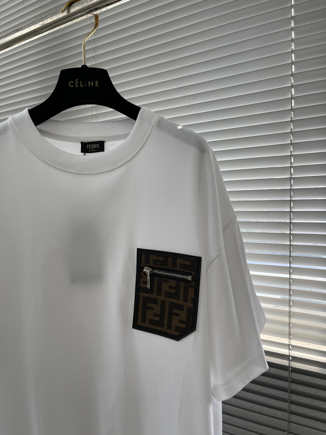 太舒適的純白色芬迪一比一高仿圓領純棉T恤男