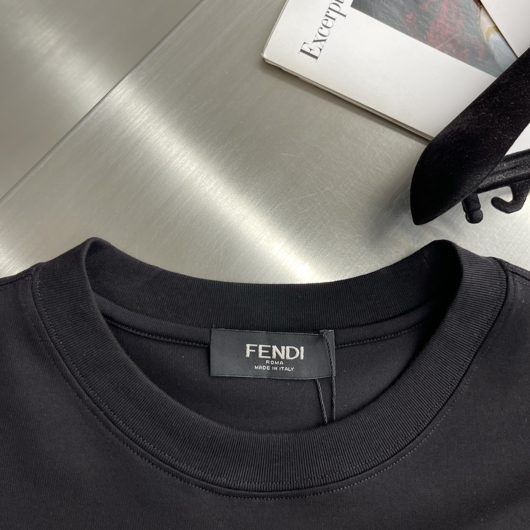 原單衣服FENDI2024春夏新品圓領短袖T恤黑色