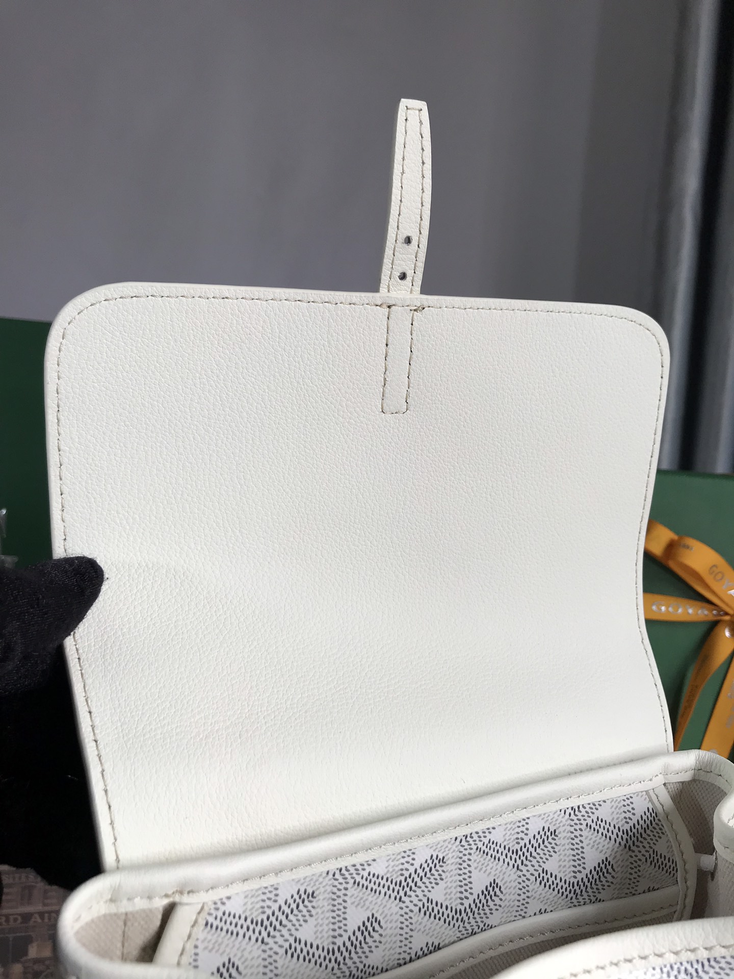 高仿奢侈品GOYARD高雅德包 Goyardine帆布 Alpin迷你雙肩包揹包 白