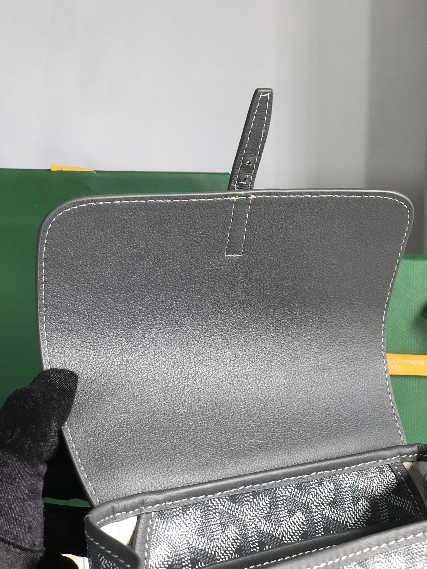 高仿奢侈品GOYARD高雅德包 Goyardine帆布 Alpin迷你雙肩包揹包 灰