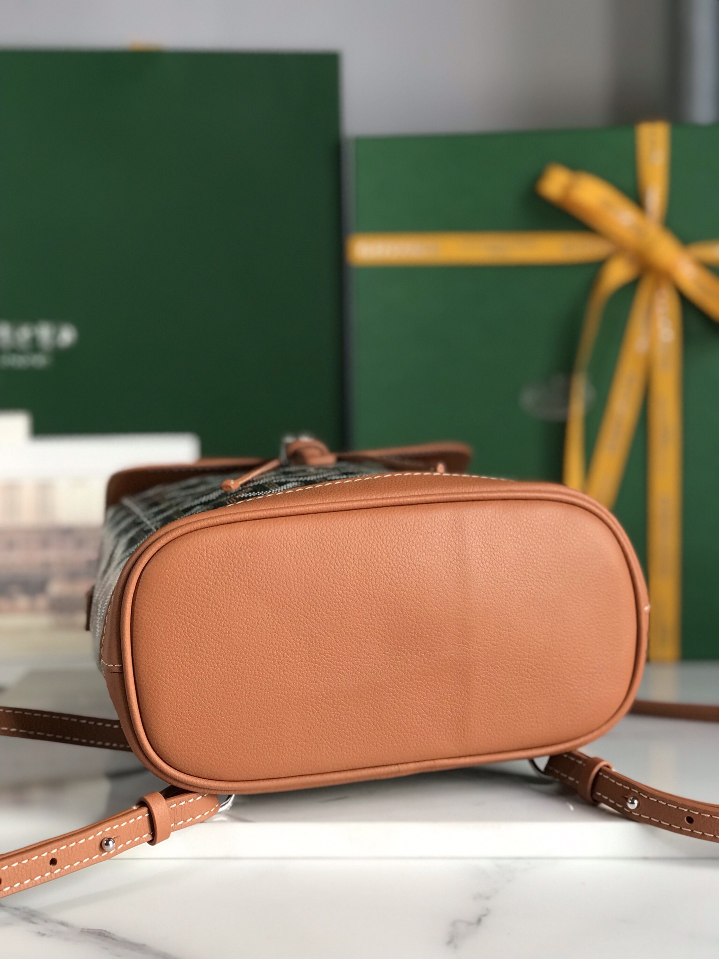 高仿奢侈品GOYARD高雅德包 Goyardine帆布 Alpin迷你雙肩包揹包 黑棕