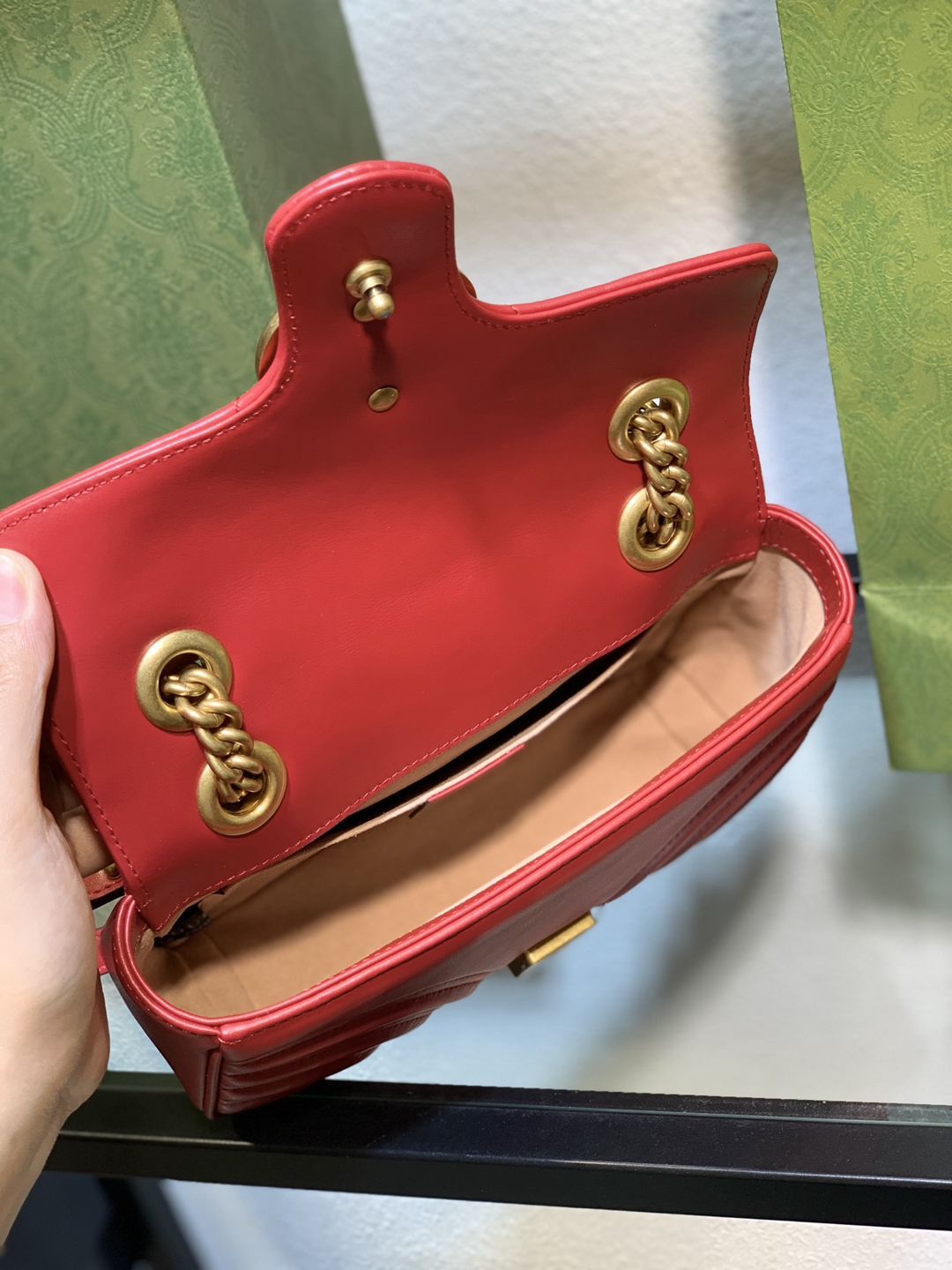 驚艷紅太霸氣了Marmot446744Gucci高仿包包精品斜挎包