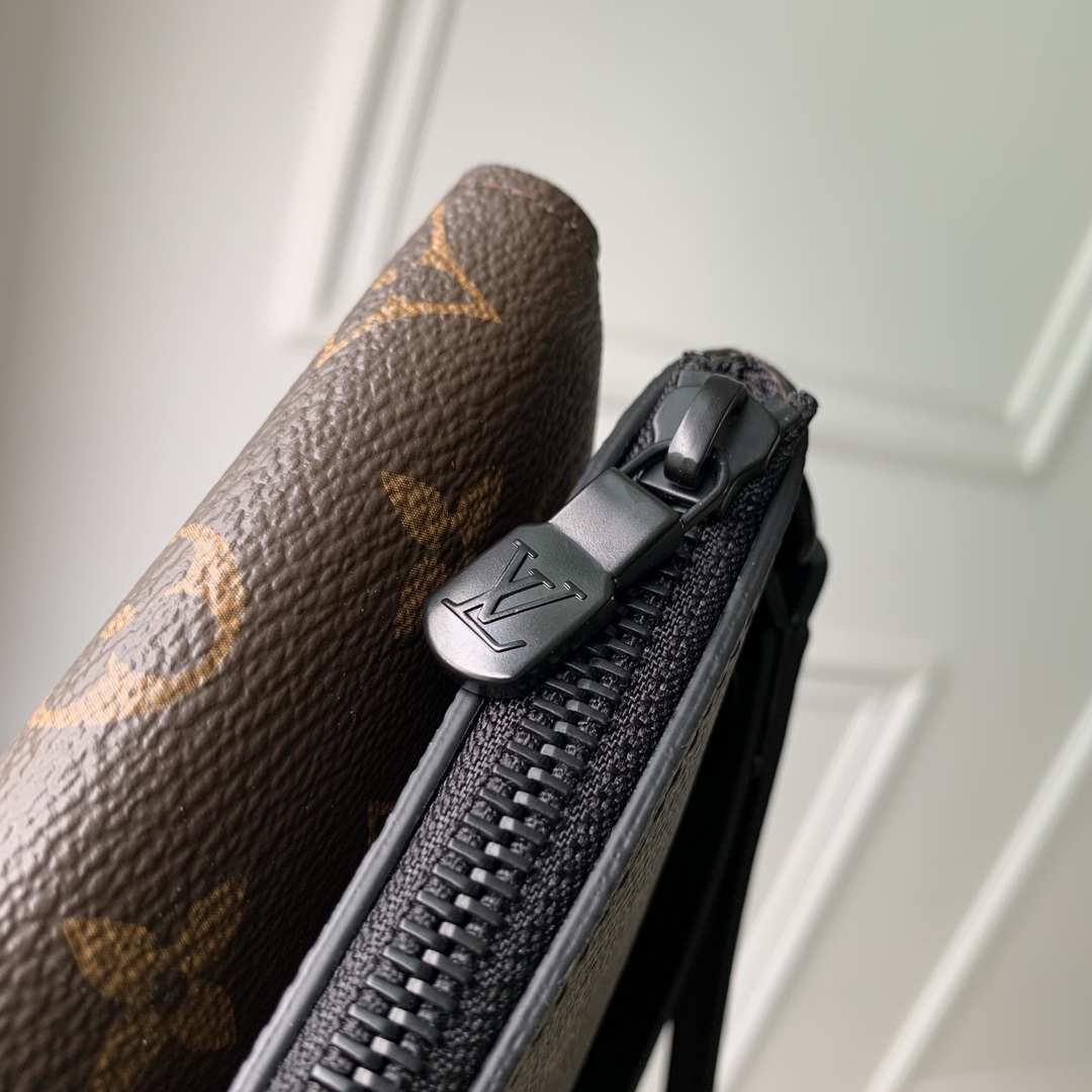 太漂亮了 2024新品 LV 高仿包包 Pochette S-Lock 手提包 手拿包