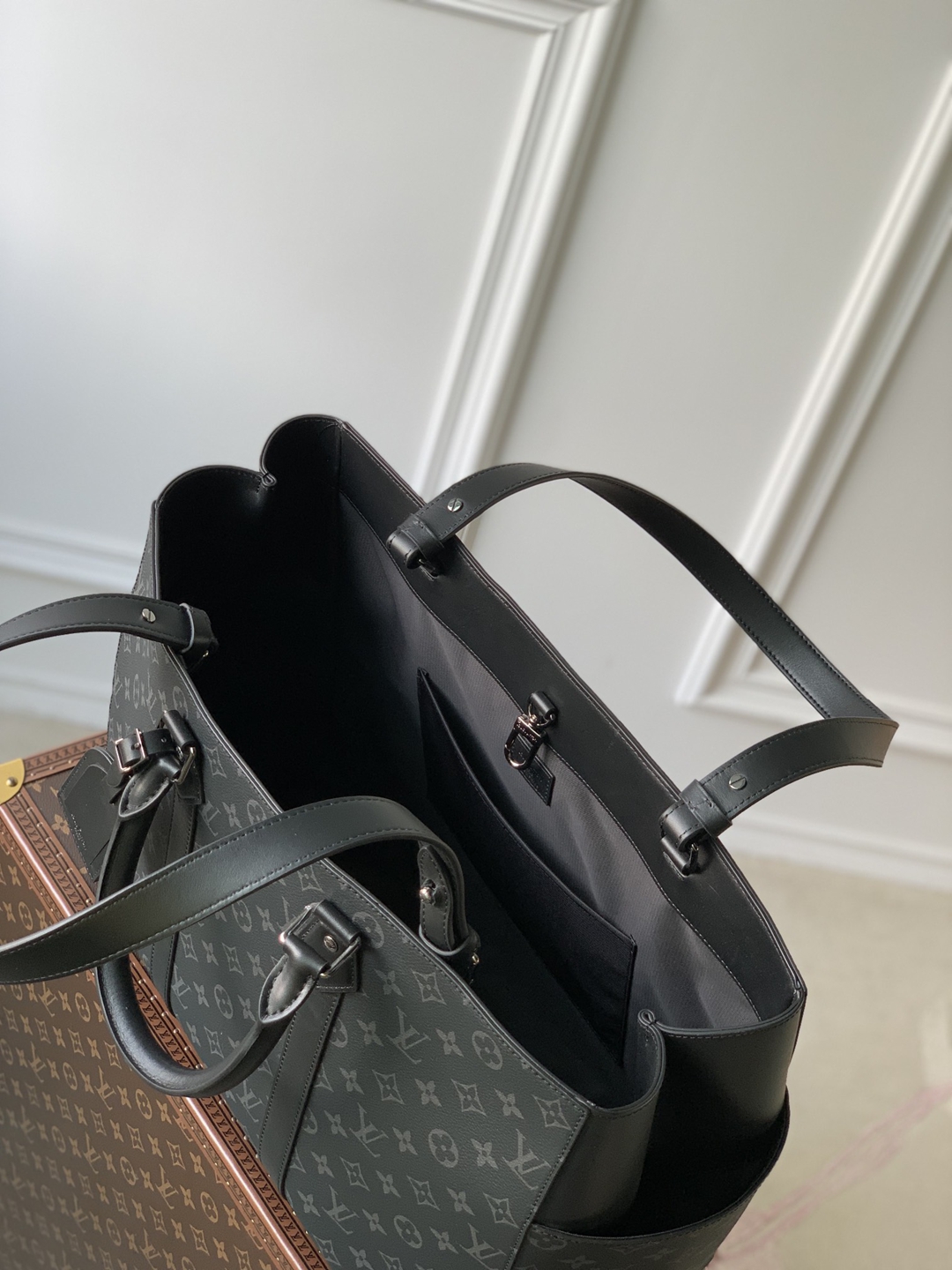 M46451 少見的精品 頂級原單LV 手提包 硬朗風範