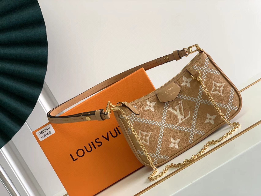 M80349路易威登 LV頂級高仿手提袋 Easy Pouch On Strap