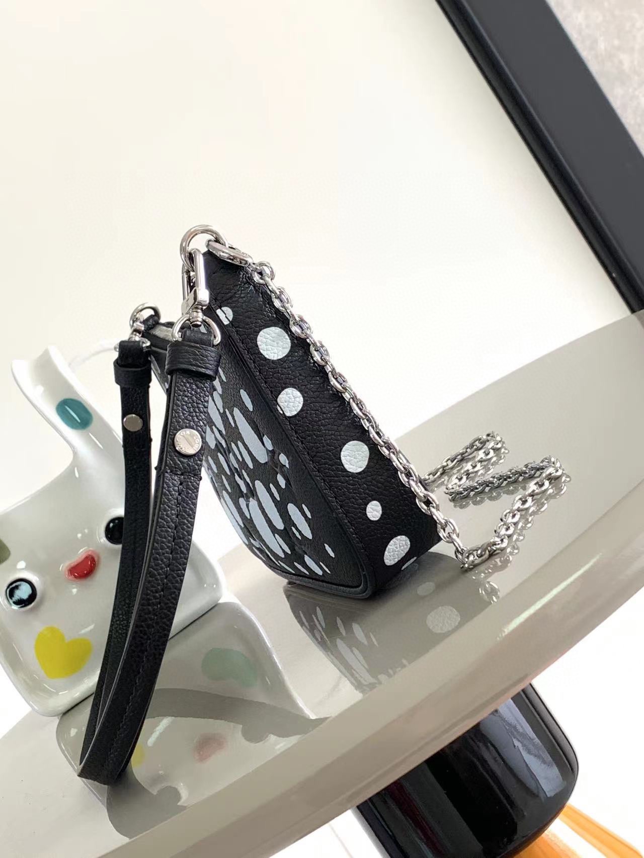 M81908 LV原單復刻單肩包手提包 Easy Pouch On Strap