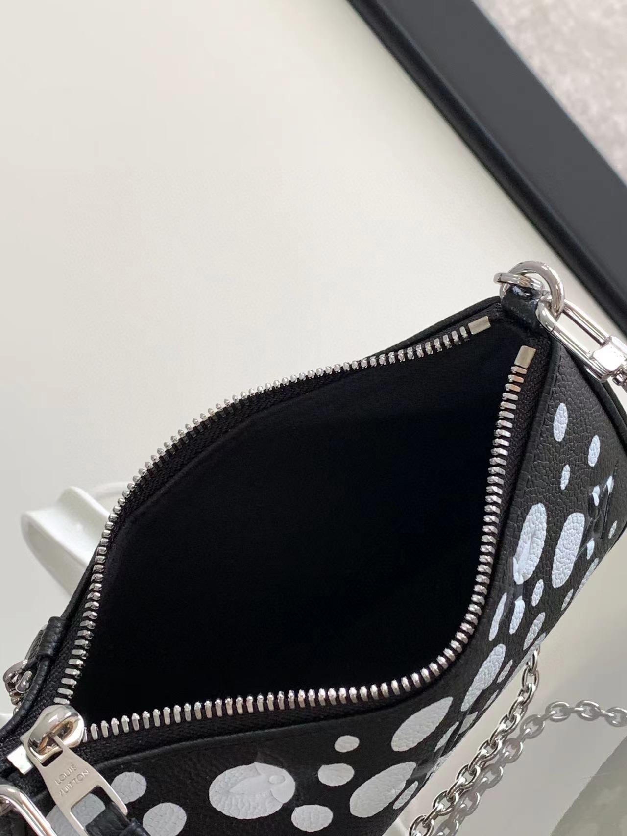 M81908 LV原單復刻單肩包手提包 Easy Pouch On Strap