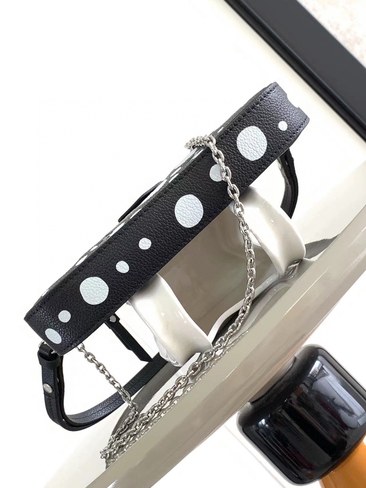 M81908 LV原單復刻單肩包手提包 Easy Pouch On Strap