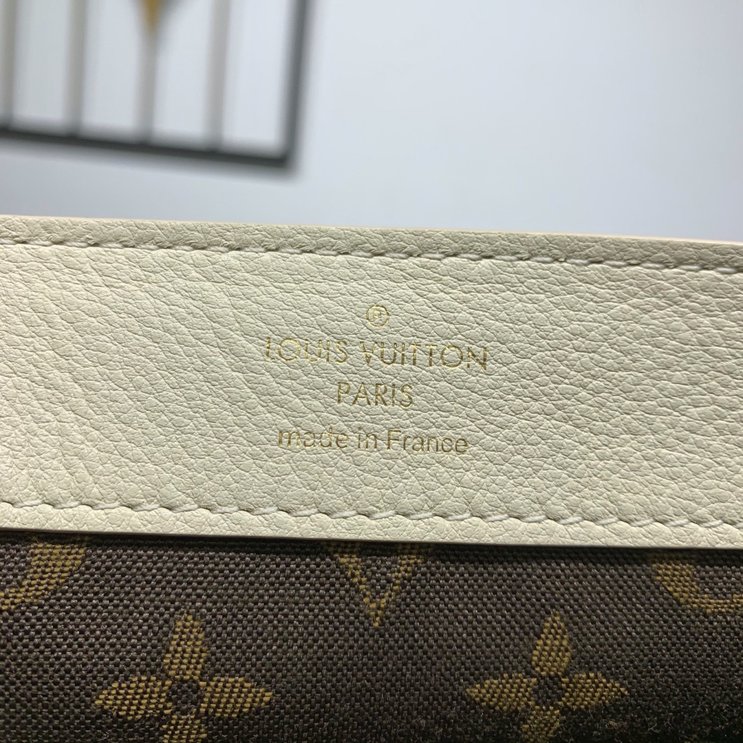 M25048Dauphine Soft LV 單肩包 A貨斜挎包 米白色