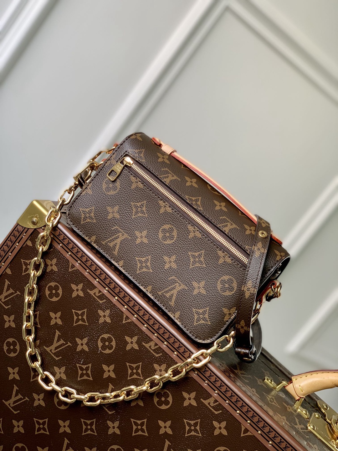 M46279 LVA貨郵差包 East West Métis