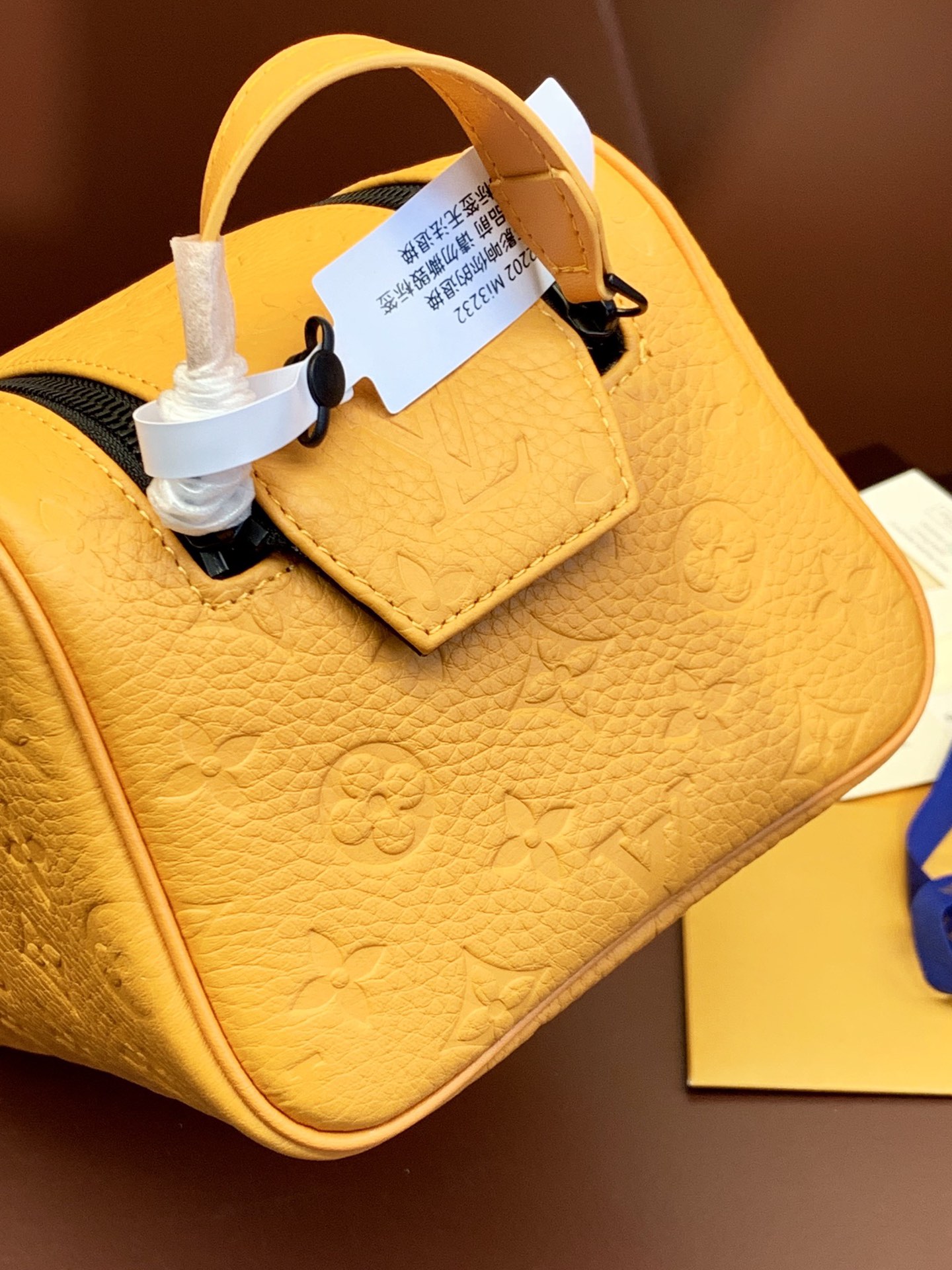 M82576 Louis Vuitton 壓花黃色 牛皮材質 高仿精品包包