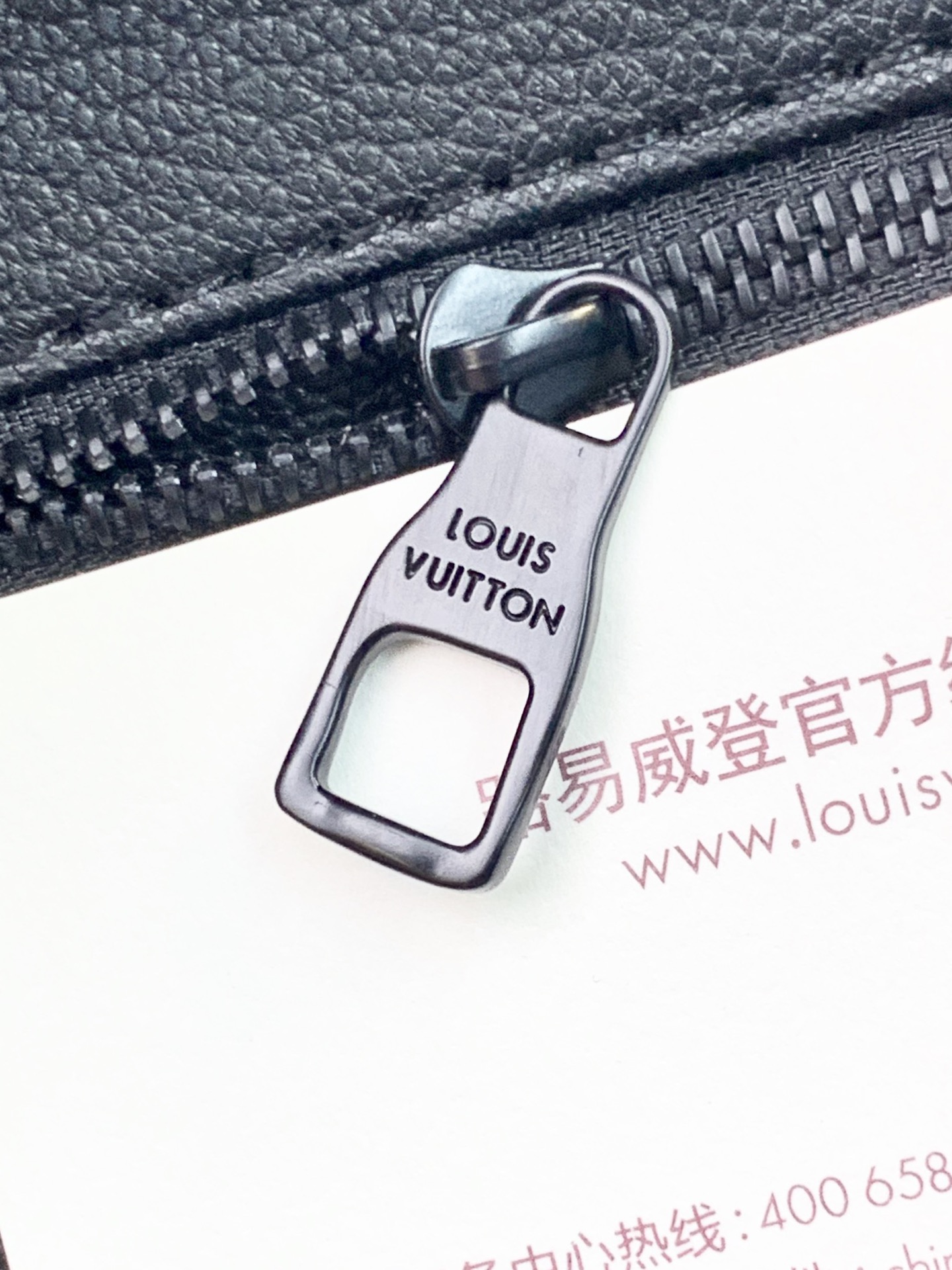 M82576 壓花黑色 牛皮材質 Taurillon LV一比一復刻包包