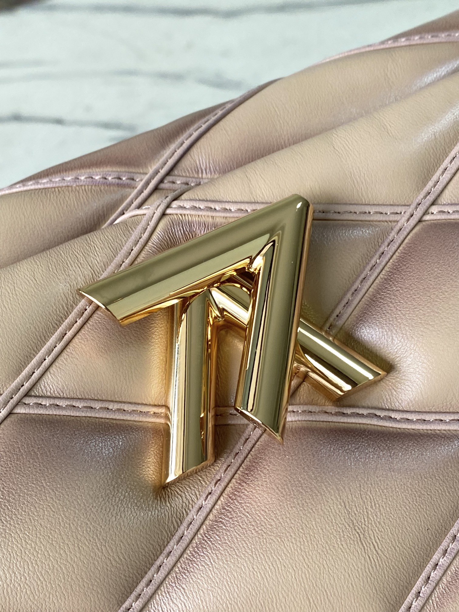 M23568 Louis Vuitton 頂級高仿精品包包 手提包