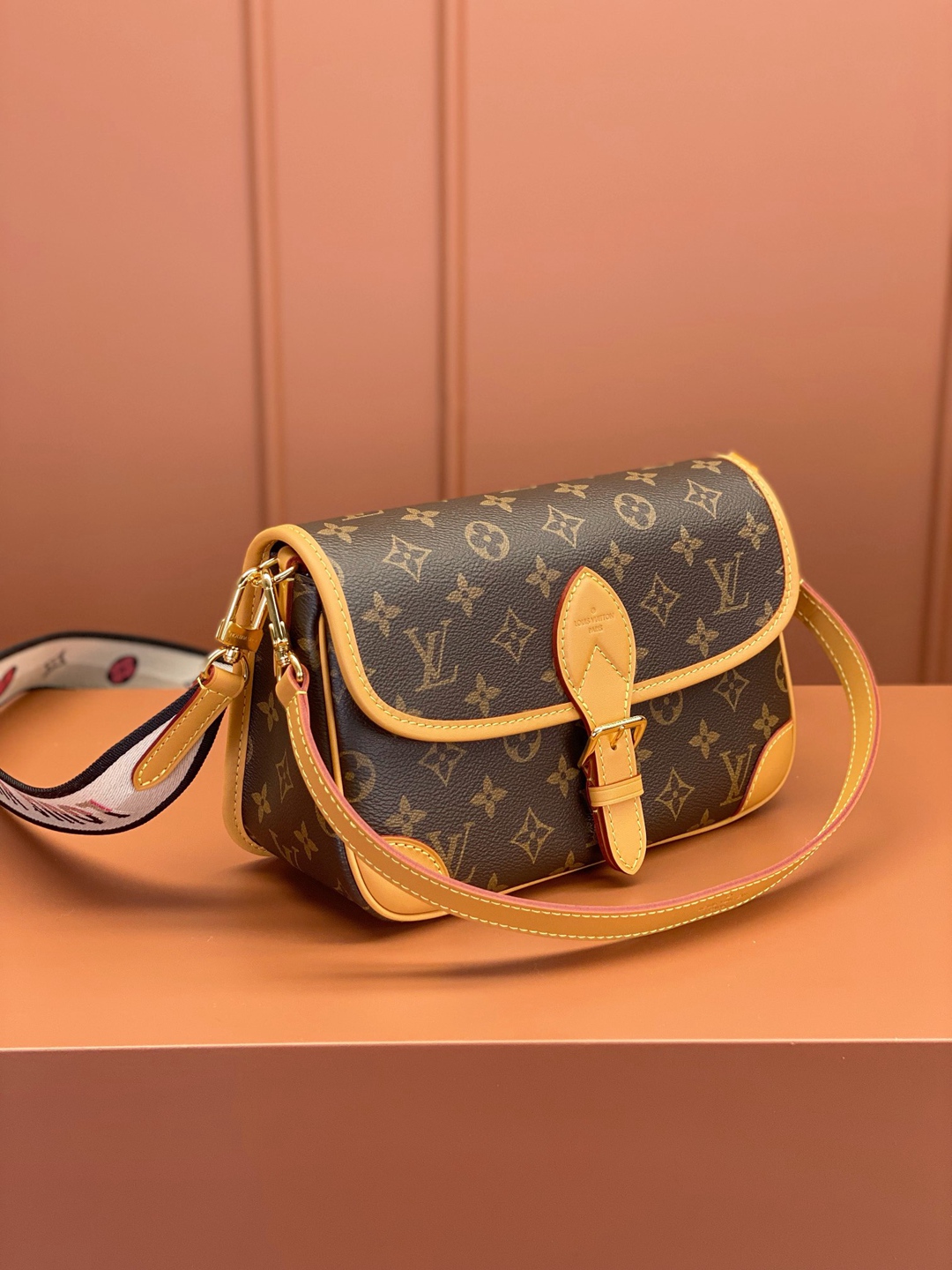 M45985 LVA貨DlANE手袋 單肩包 女款
