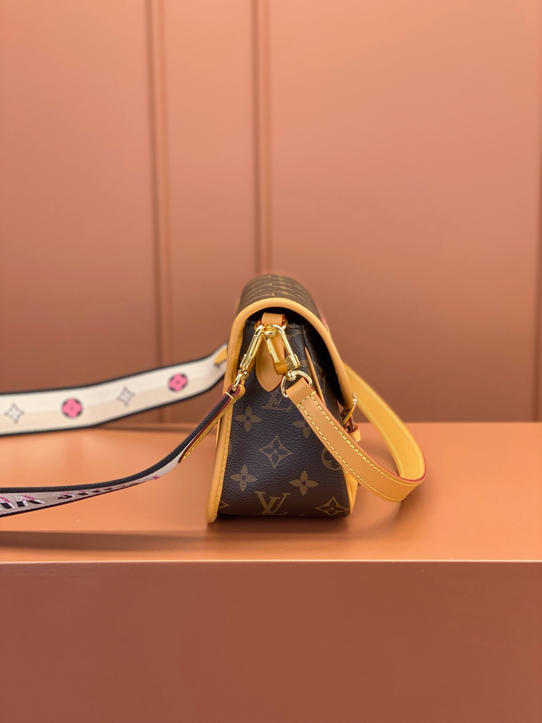 M45985 LVA貨DlANE手袋 單肩包 女款