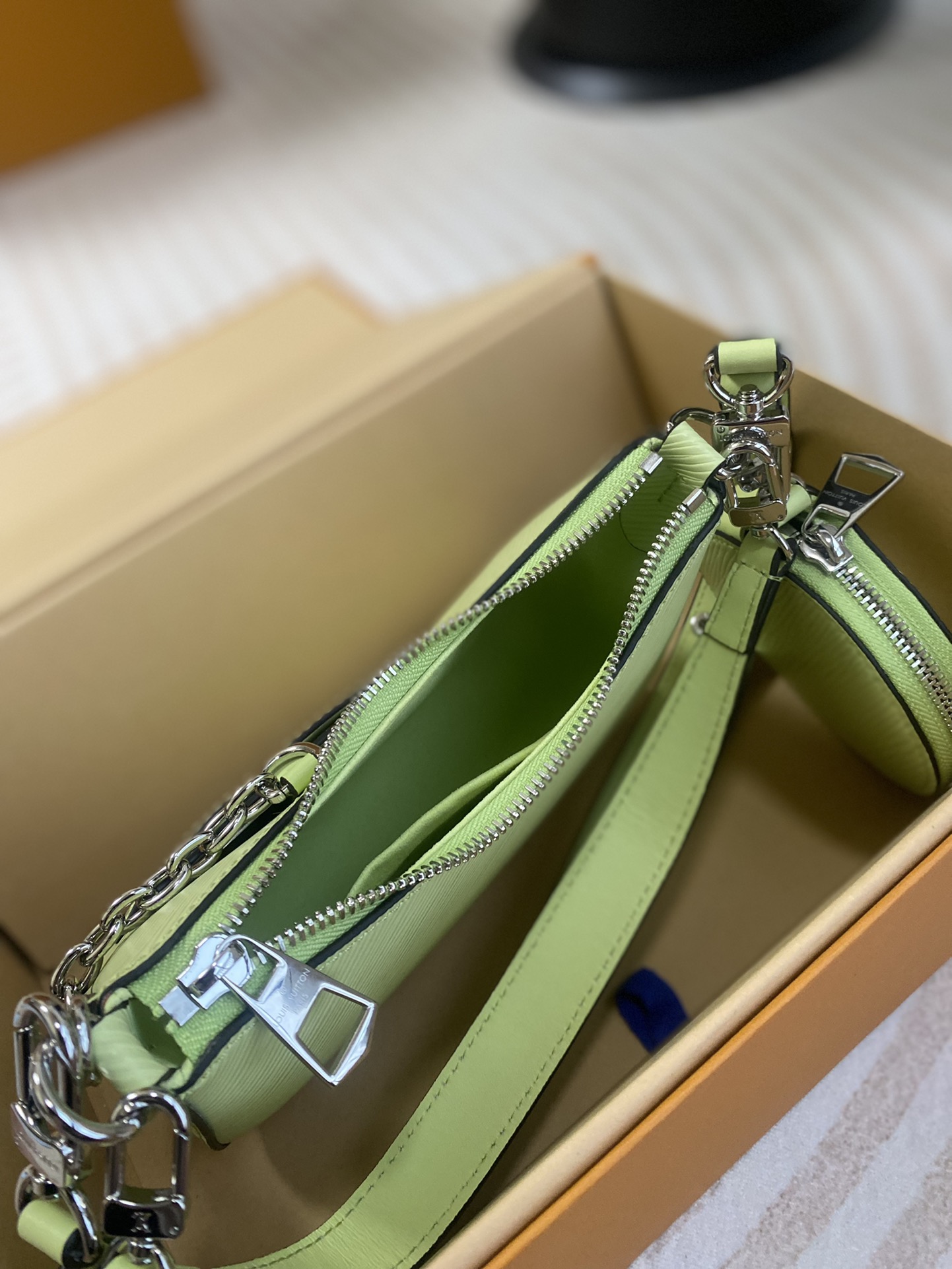 MARELLINI M22651 LV頂級原單包包綠色手袋