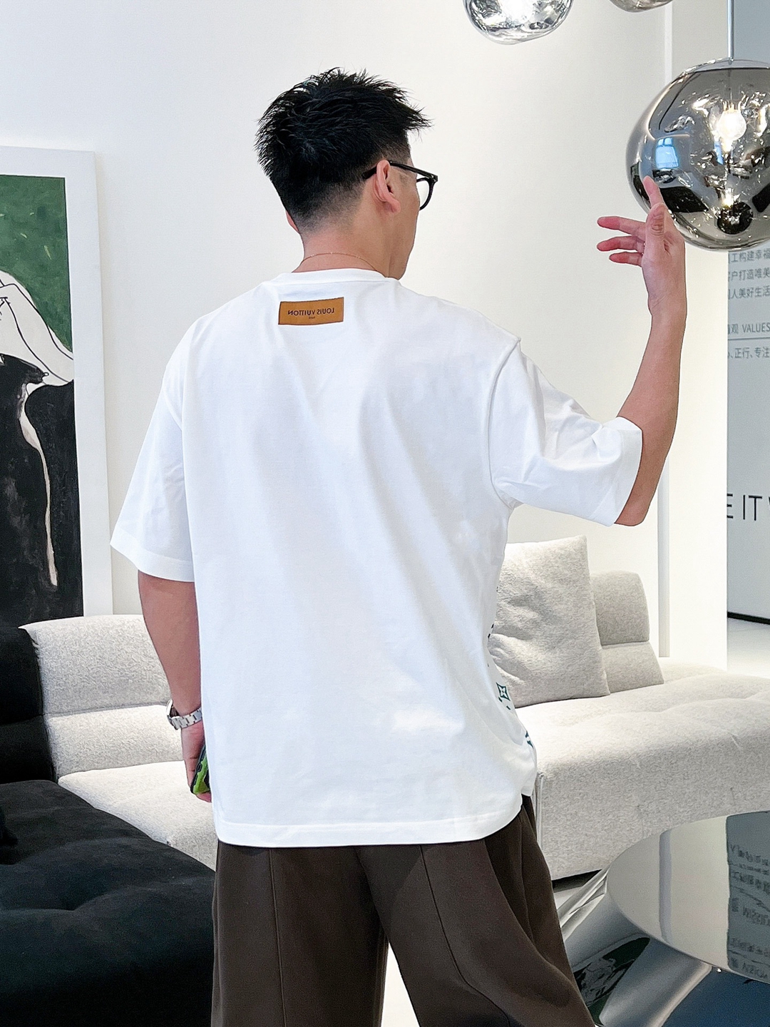 太帥氣了 經典白色 LV 一比一復刻衣服圓領短袖T恤男