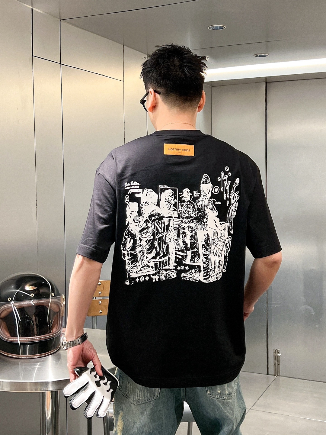 頂級高仿LV 黑色純棉印花短袖T恤 簡約大方