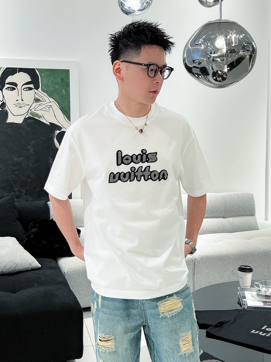 專櫃同步發售 一比一復刻 LV 圓領短袖T恤男女同款 白色