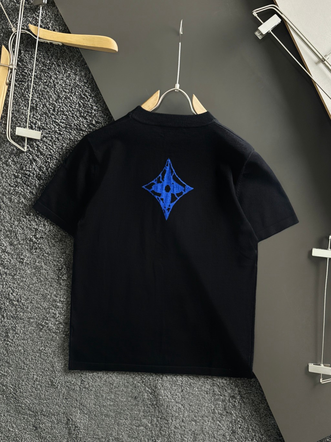 很精緻的印花 2024新品 LV 原單衣服 純棉圓領短袖T恤 白色